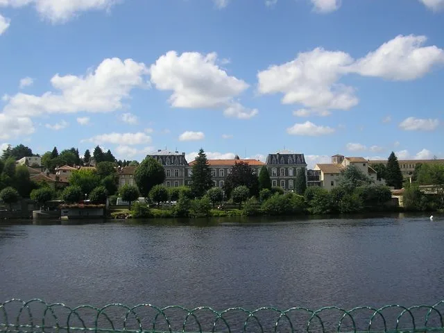 Confolens (Francia) — foto 55